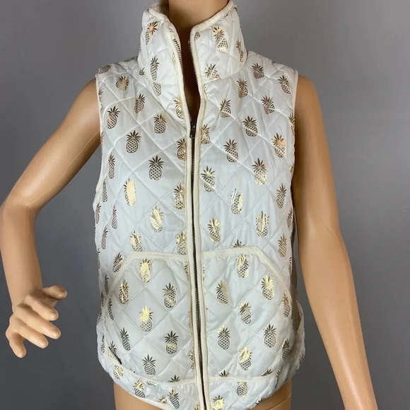 Simply Southern Jackets & Blazers - Simply Southern Womens Small Ivory Gold Pineapple Puffer Vest Full Zip Pockets